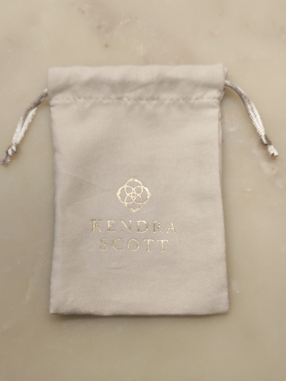 Kendra Scott White & Gold Drawstring Jewelry Dust Bag! - Picture 2 of 6